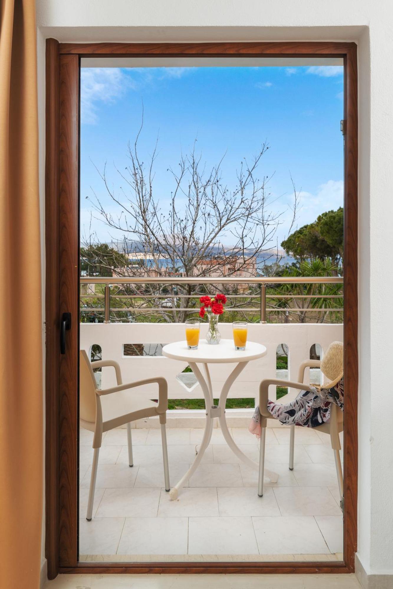 Aphrodite Apartments Kalyves Eksteriør billede